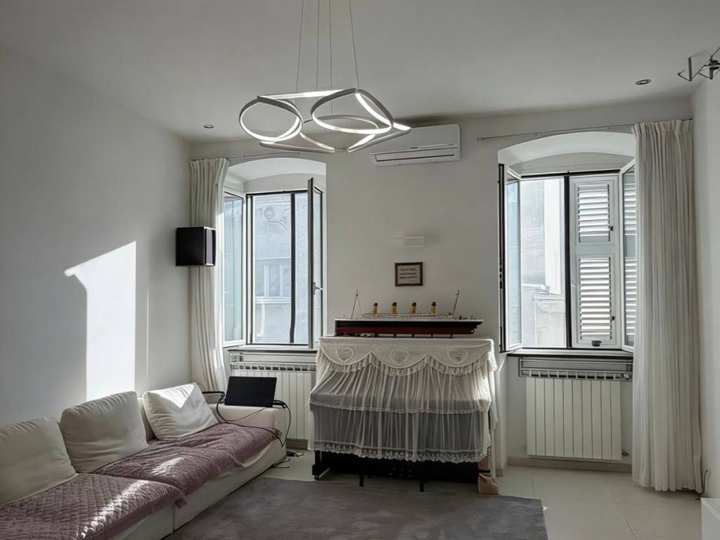 Appartamento a Trieste in Via Giosuè Carducci, 10 - Foto 2