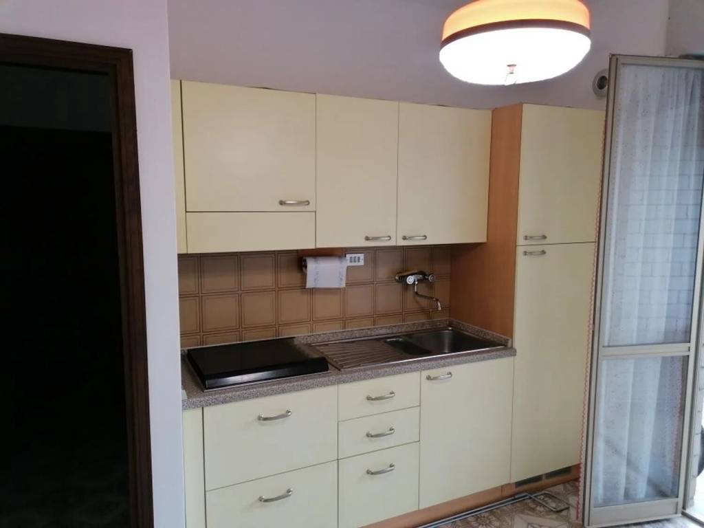 Appartamento a Follonica in Via Lago Di Lugano, 2 - Foto 3