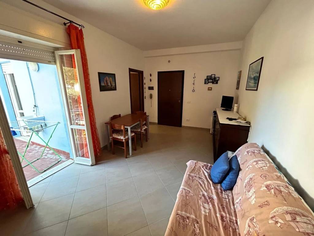 Appartamento a Follonica in Via Lago Di Lugano, 2 - Foto 2