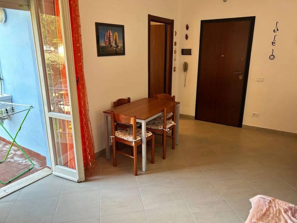 Appartamento a Follonica in Via Lago Di Lugano, 2 - Foto 3