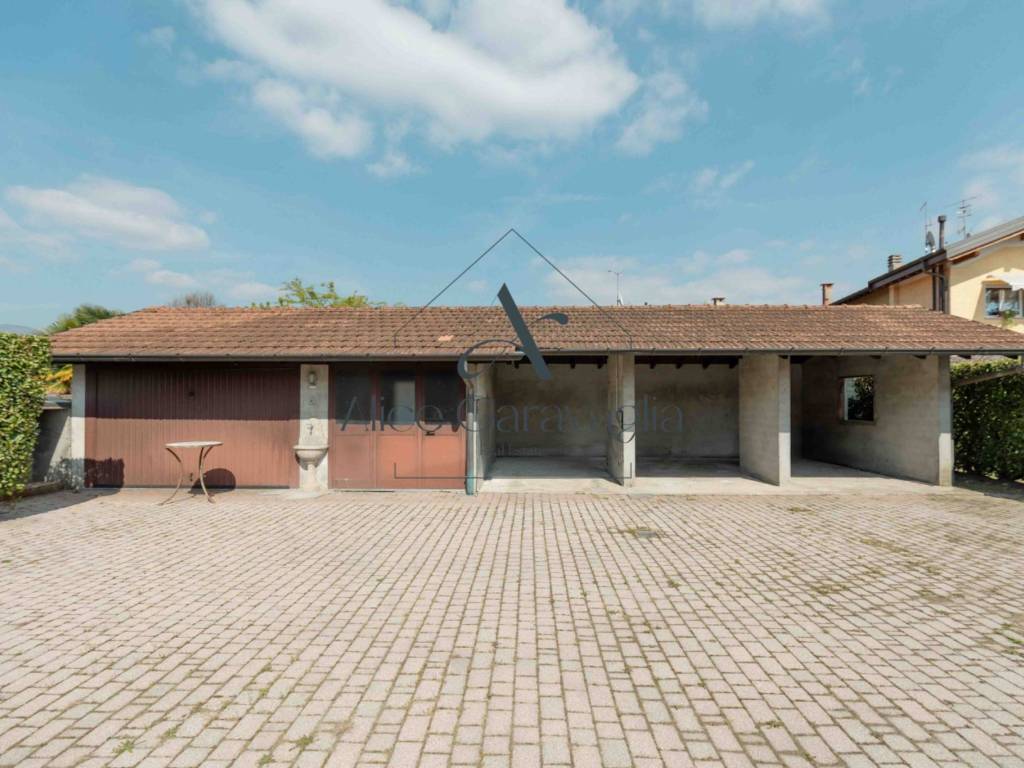 Villa a Monvalle in Via Giacomo Matteotti, 37 - Foto 2
