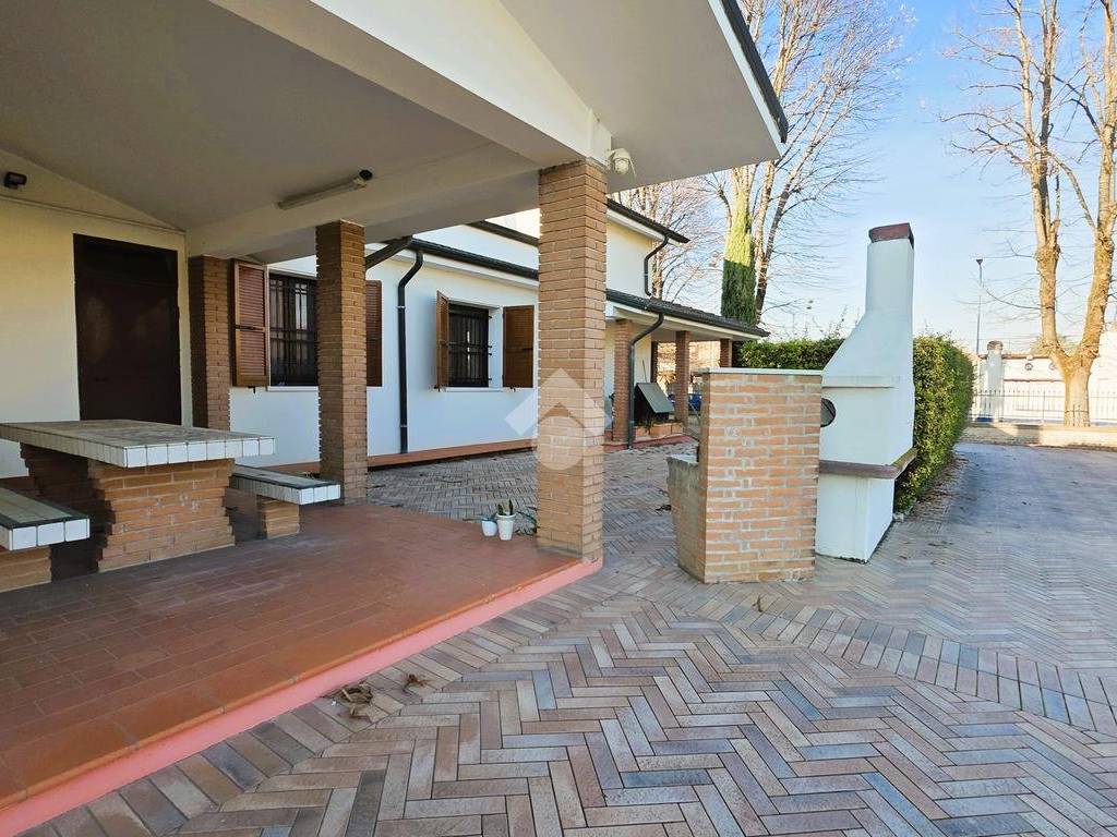 Villa a Roncoferraro in Via Rimembranze, 8 - Foto 2