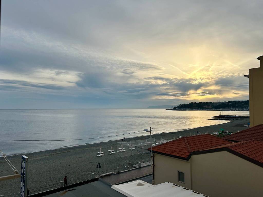 Appartamento a Varazze in Piazza Nello Bovani - Foto 2