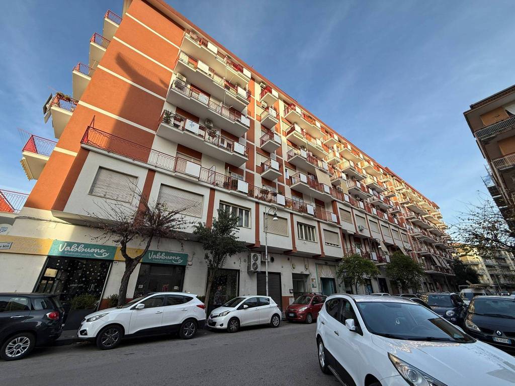 Appartamento a Salerno in Via Giovan Battista Amendola, 69 - Foto 2