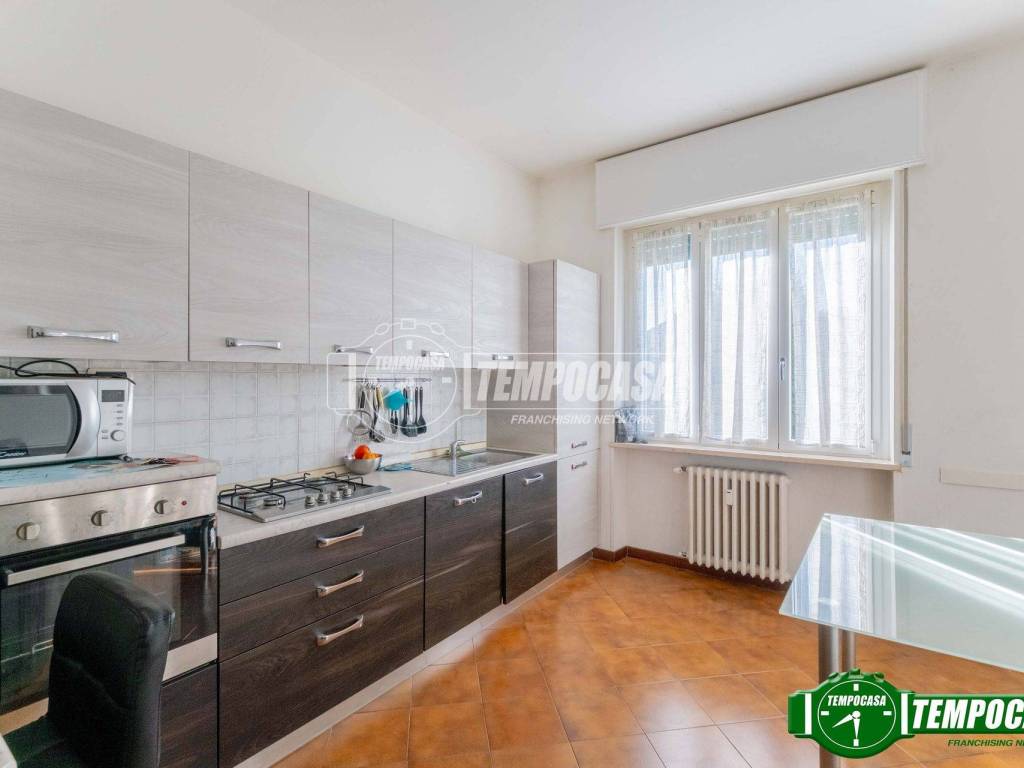 Appartamento a Magenta in Via Villaggio Saffa - Foto 2