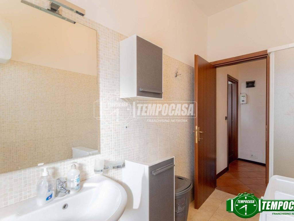 Appartamento a Magenta in Via Villaggio Saffa - Foto 4
