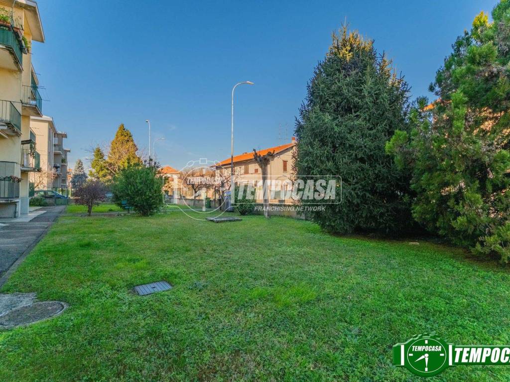 Appartamento a Magenta in Via Villaggio Saffa - Foto 5