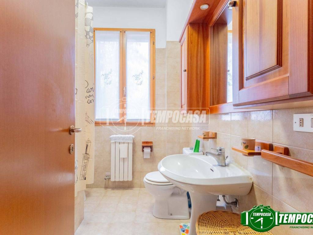 Appartamento a Magenta in Via Lucio Lombardo Radice - Foto 5