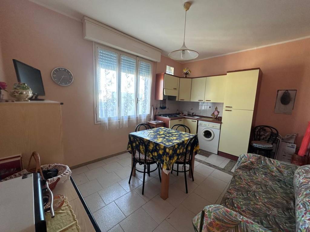 Appartamento a Comacchio in Viale Giovanni Pascoli, 32 - Foto 2