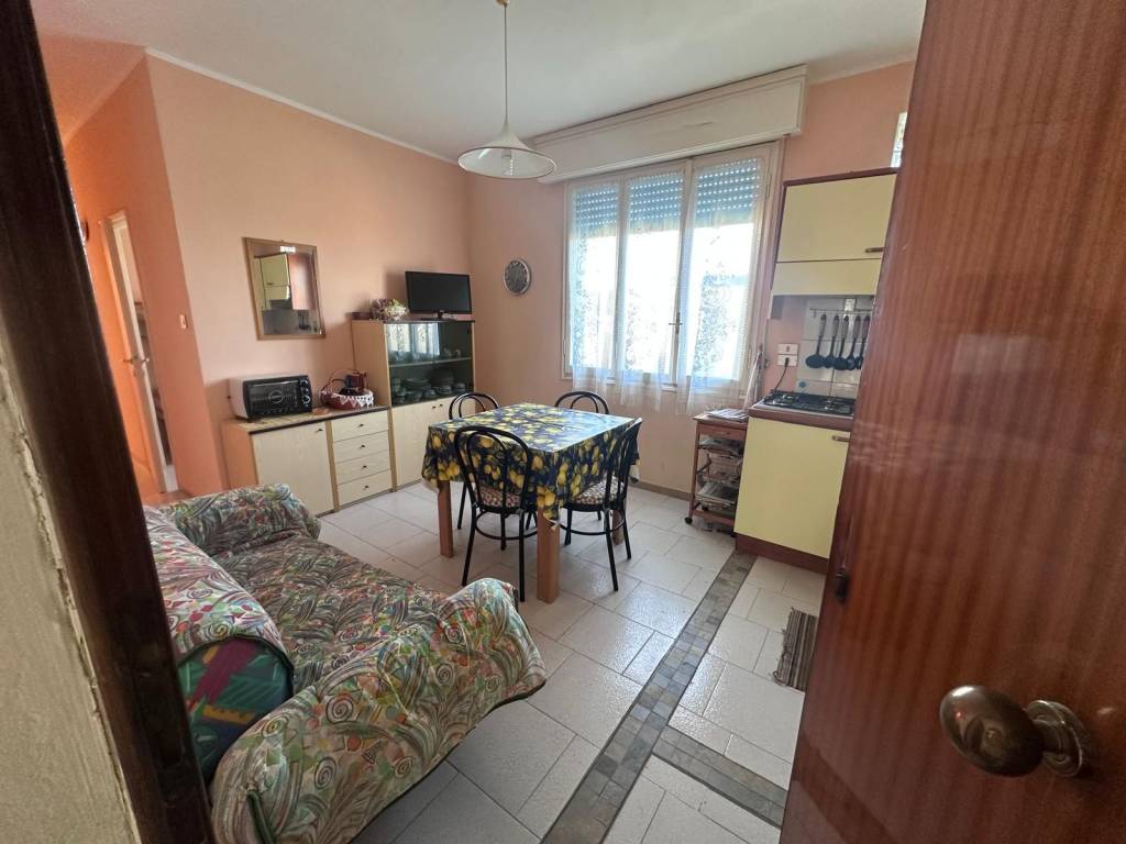 Appartamento a Comacchio in Viale Giovanni Pascoli, 32 - Foto 4