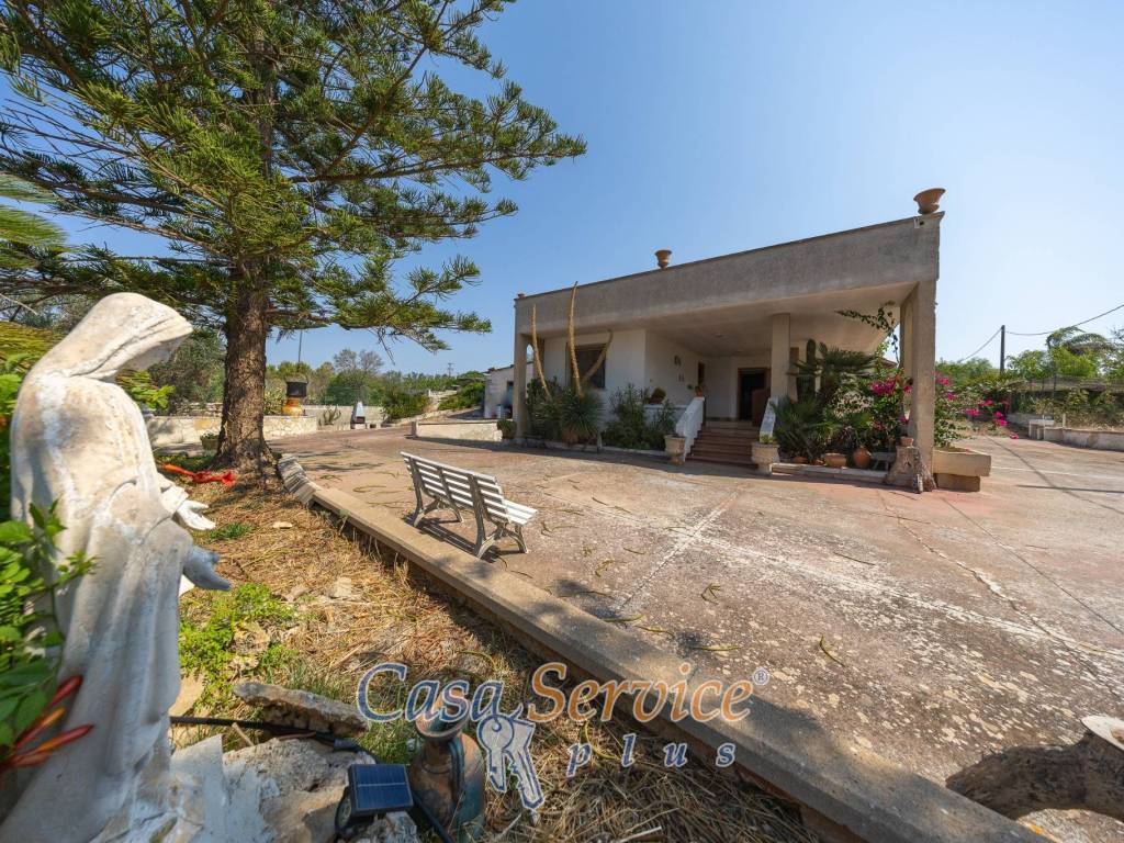 Villa a Parabita in Strada Provinciale per Parabita - Foto 2