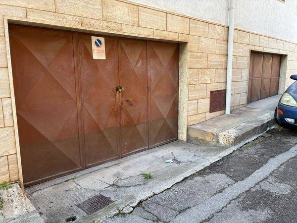 Box / garage a Ceglie messapica in Via Luigi Settembrini, 14 - Foto 2