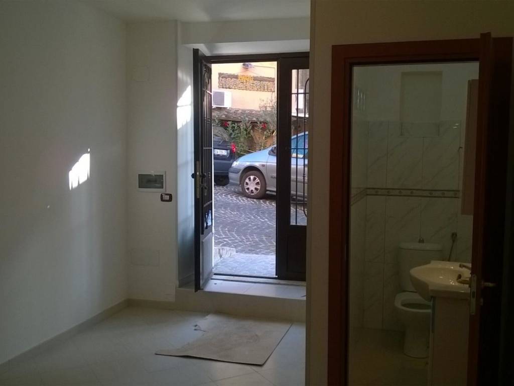 Immobile a Genzano di roma in Via Ettore Ronconi, 4 - Foto 2