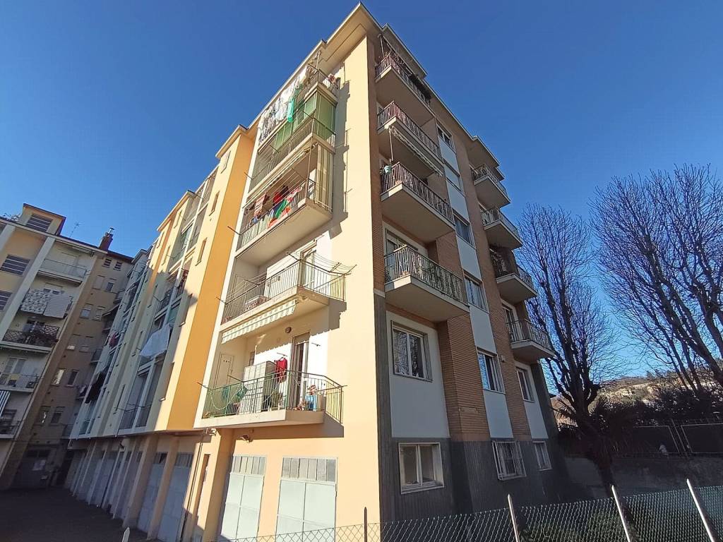 Appartamento a Pinerolo in Viale Piazza d'Armi, 33 - Foto 2