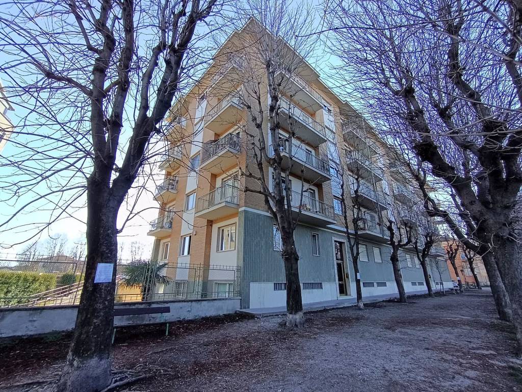 Appartamento a Pinerolo in Viale Piazza d'Armi, 33 - Foto 3