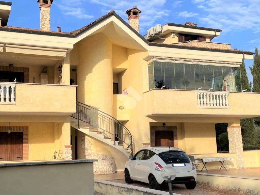 Appartamento a Guidonia montecelio in Via monte bianco, 153 - Foto 2