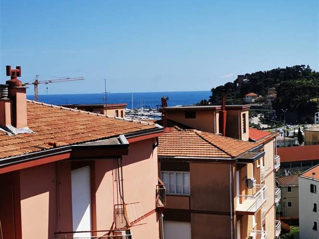 Appartamento a Varazze in Via Michelangelo corosu - Foto 2