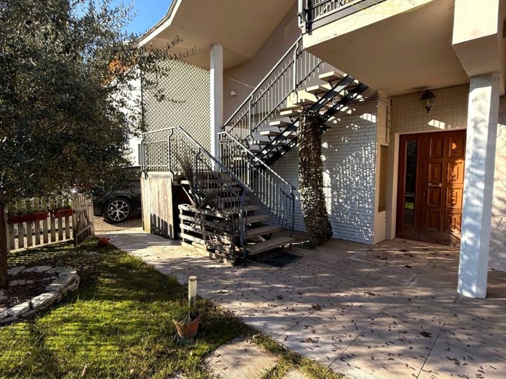 Villetta a schiera a Nonantola in Via Giuseppe Di Vittorio - Foto 4