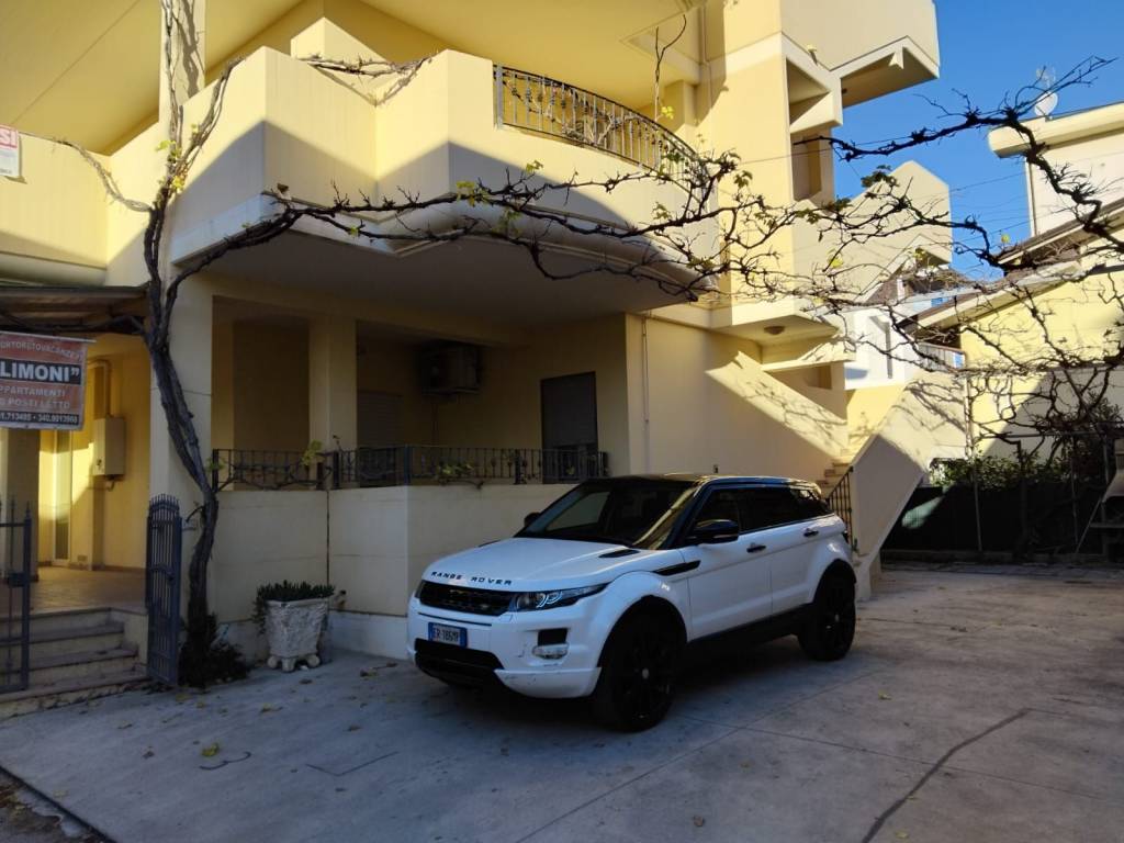 Appartamento a Tortoreto in Via Edmondo De Amicis - Foto 2