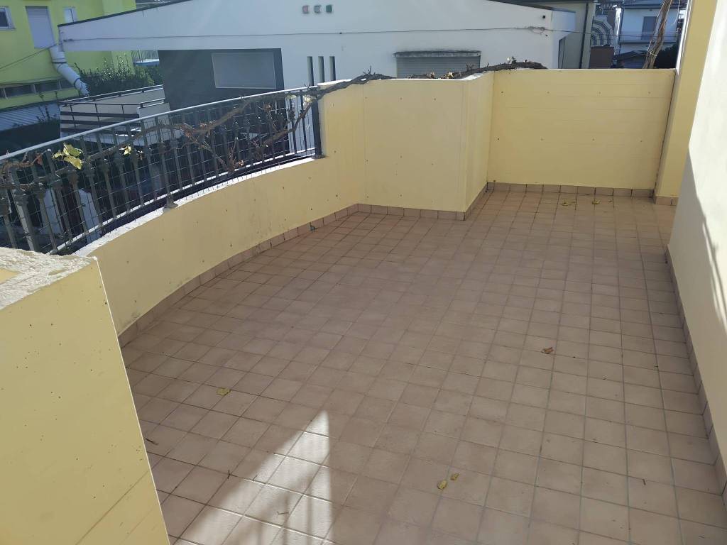 Appartamento a Tortoreto in Via Edmondo De Amicis - Foto 2
