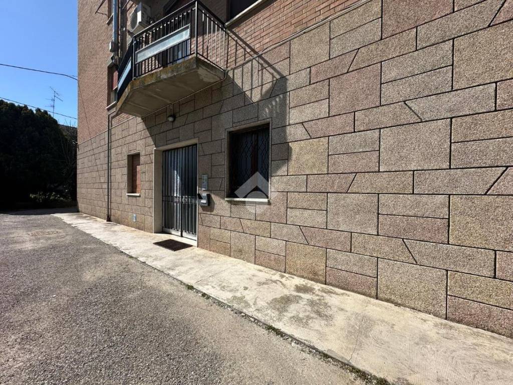 Appartamento a Castelnovo di sotto in Viale Dante Alighieri, 11 - Foto 5