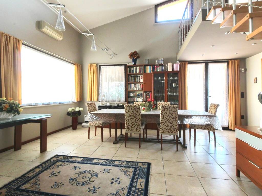 Villa a Lonato del garda in Via Brenta, 10 - Foto 3