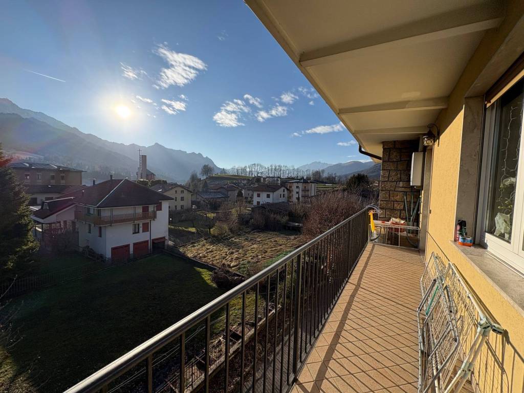 Appartamento a Clusone in viale Europa, 20 - Foto 2