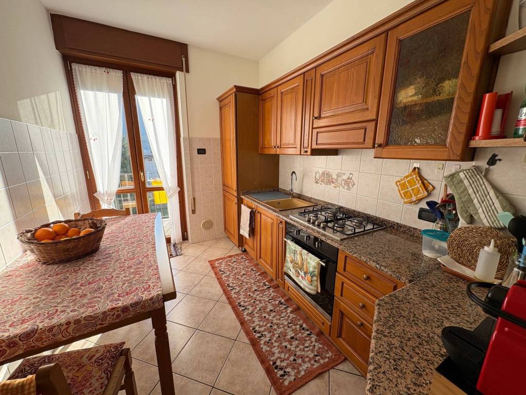 Appartamento a Clusone in viale Europa, 20 - Foto 4