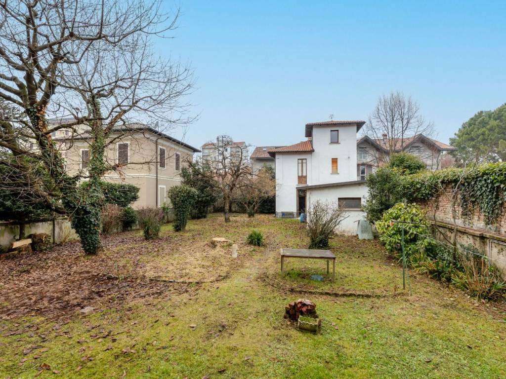 Villa a Tradate in Via Zini, 9 - Foto 3