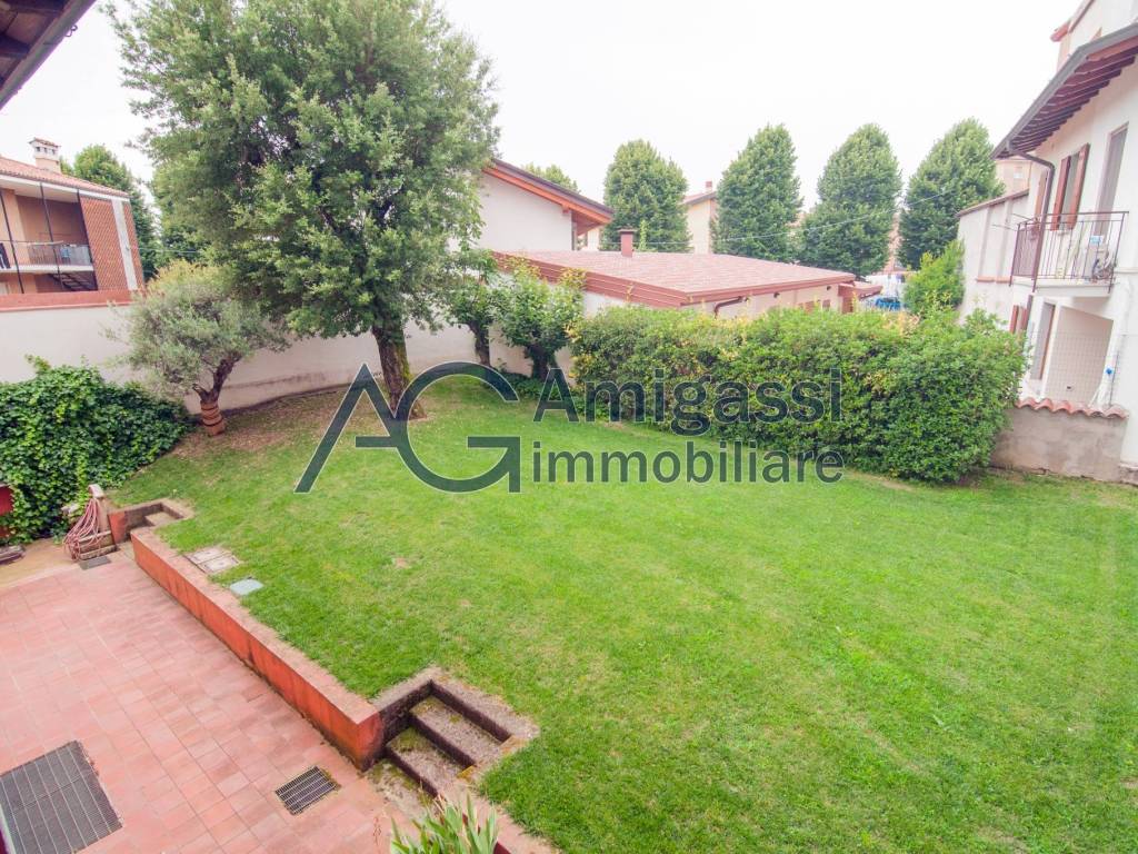 Villa a Cologno al serio in Via Vittorio Veneto - Foto 2