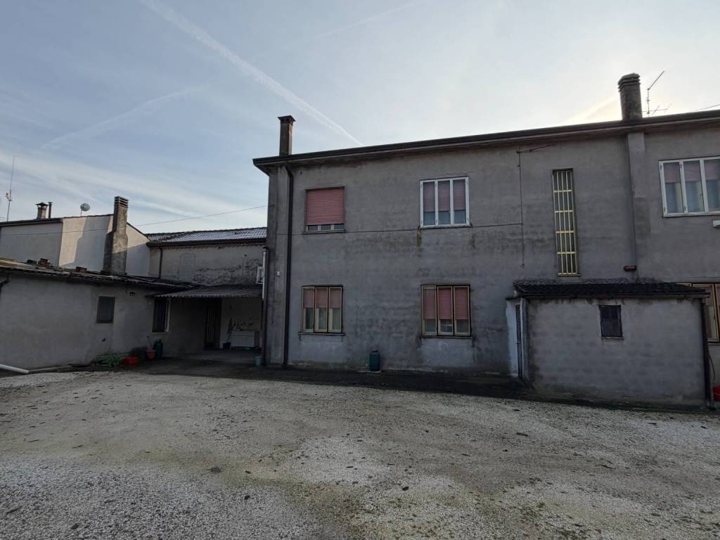 Casa indipendente a San pietro di morubio in Via Muri, 68 - Foto 3