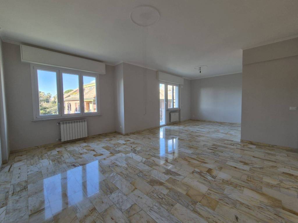 Appartamento a Genova in Viale Quartara, 39 - Foto 2