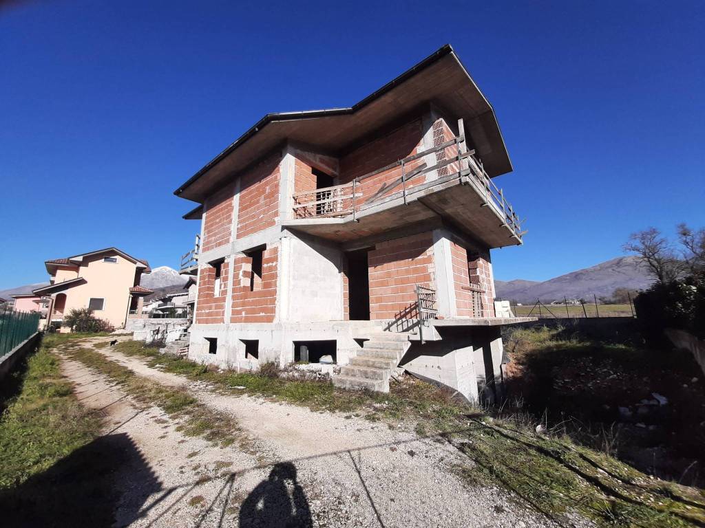 Villa a Avezzano in Via Renato Fucini - Foto 2