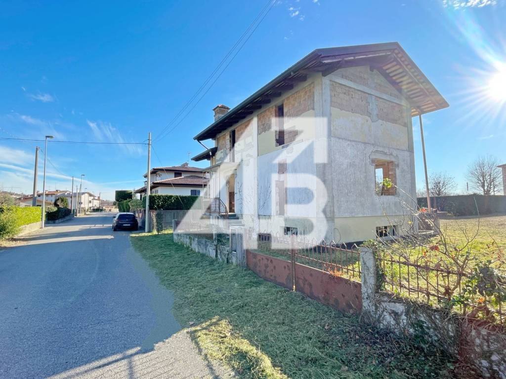 Villa a Buja in Via Ursinins Piccolo, 63 - Foto 3