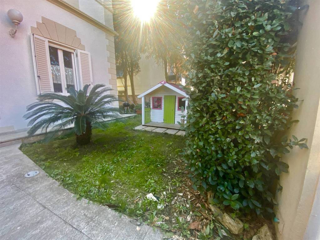 Villa a Livorno in Via della Meloria - Foto 2
