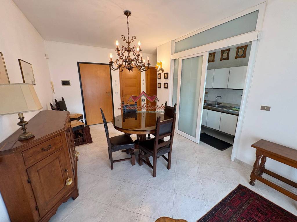 Appartamento a Valenzano in Via Giuseppe Tatarella - Foto 4