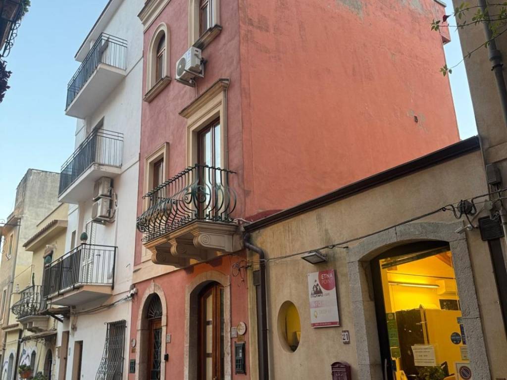 Casa indipendente a Taormina in Via Iallia Bassia, 23 - Foto 2