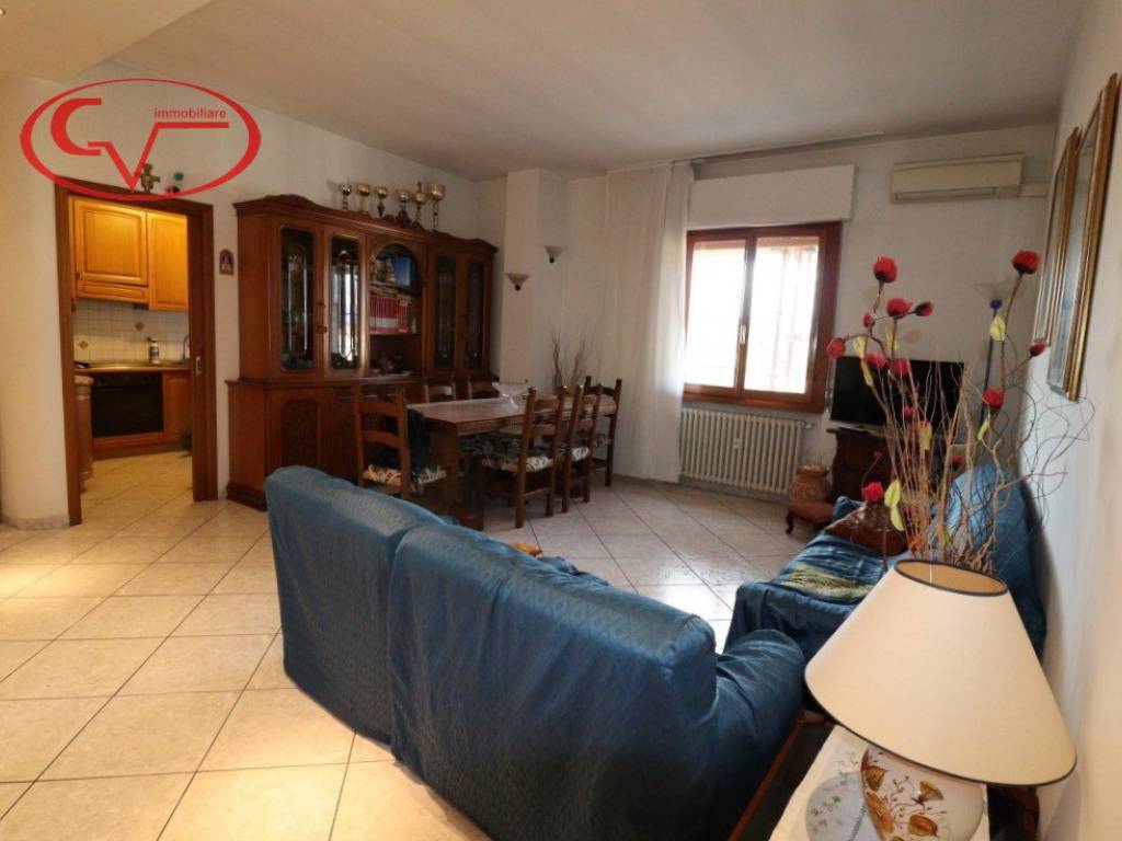 Appartamento a Montevarchi in Via Vincenzo Bellini - Foto 2