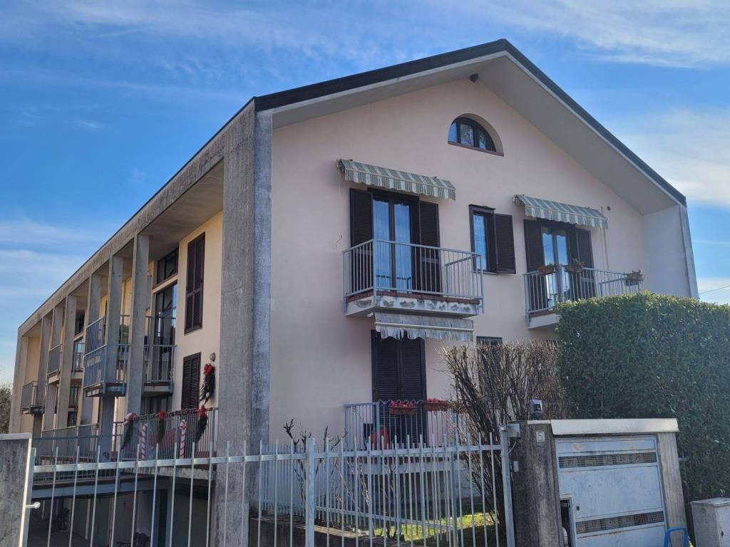 Appartamento a Varallo pombia in Via Isonzo, 3 - Foto 5