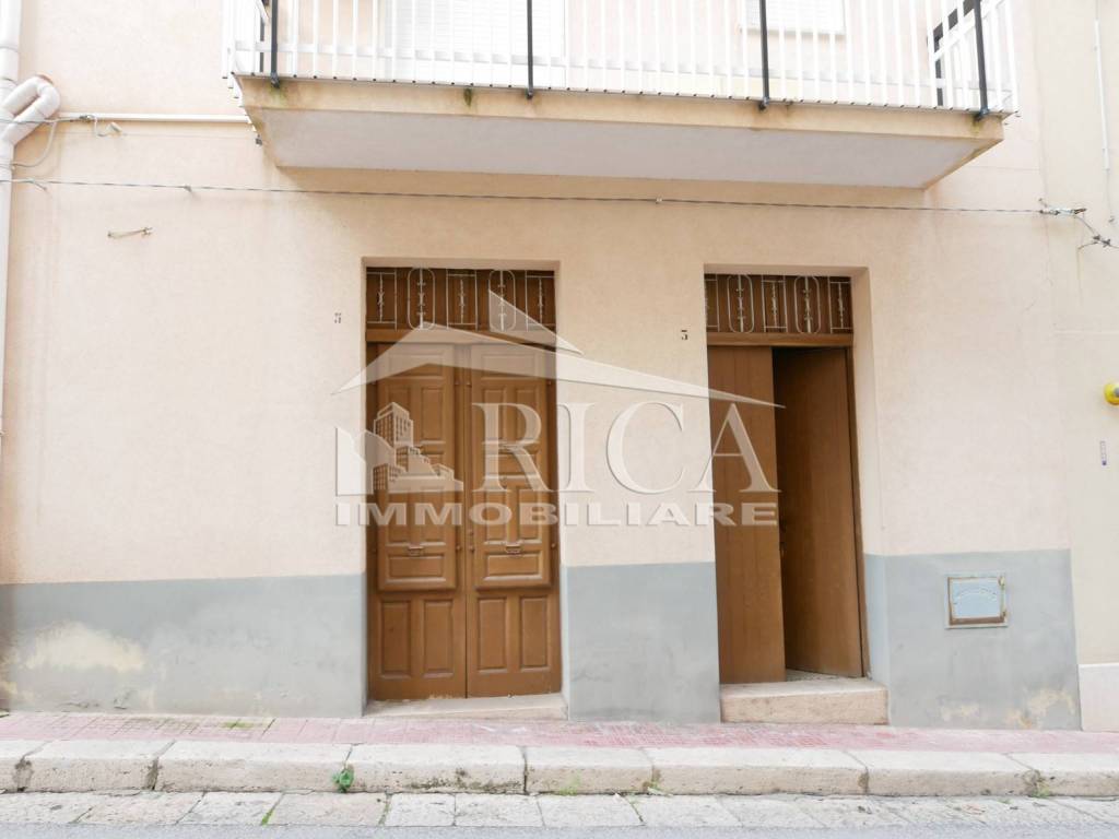 Appartamento a Alcamo in Via Tenente Nino Caravaglios, 3 - Foto 2