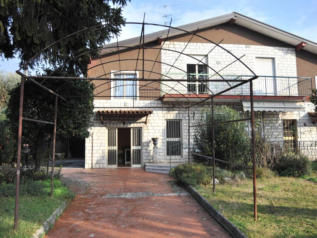 Villa a Concesio in Via Giulio Bevilacqua - Foto 2