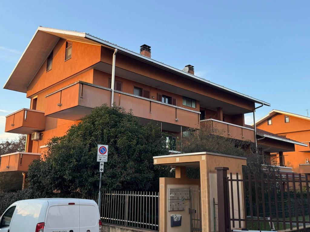 Appartamento a Cesate in Via Giacomo Matteotti, 23 - Foto 2