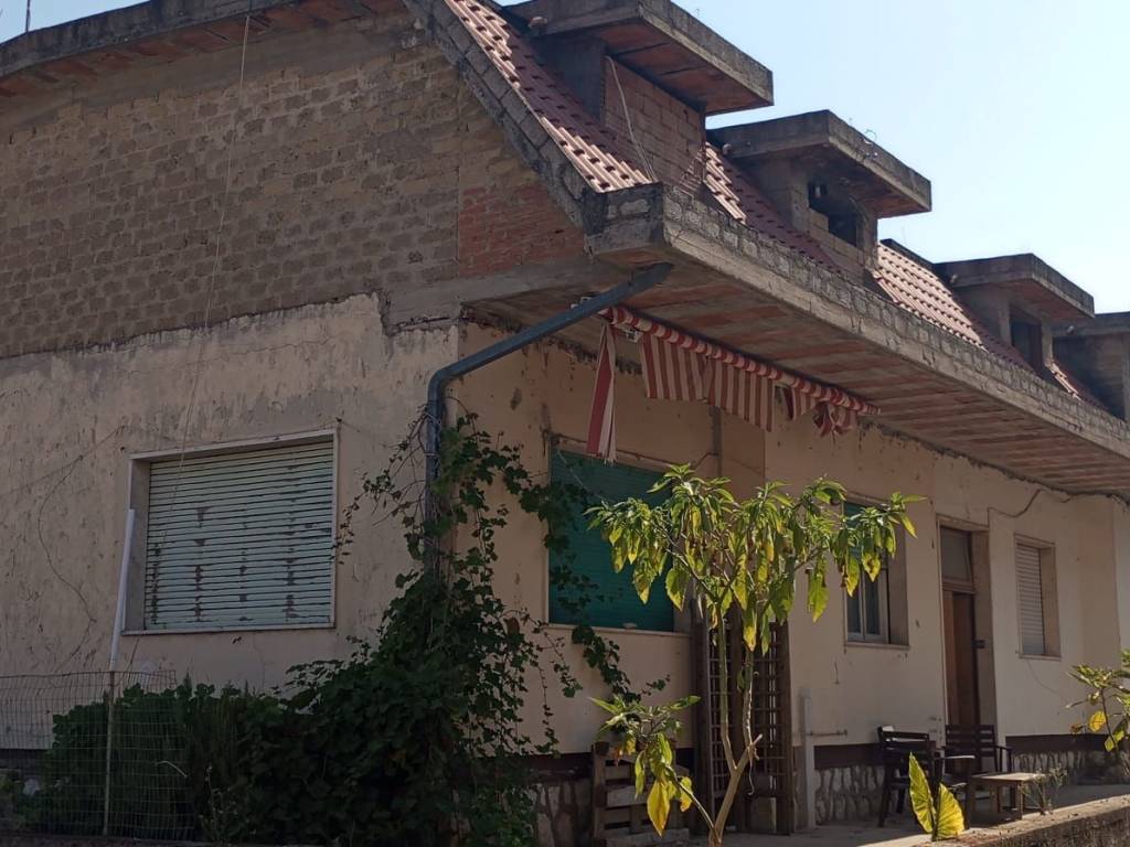 Villa a Minturno in Via Petrosi, 4 - Foto 2