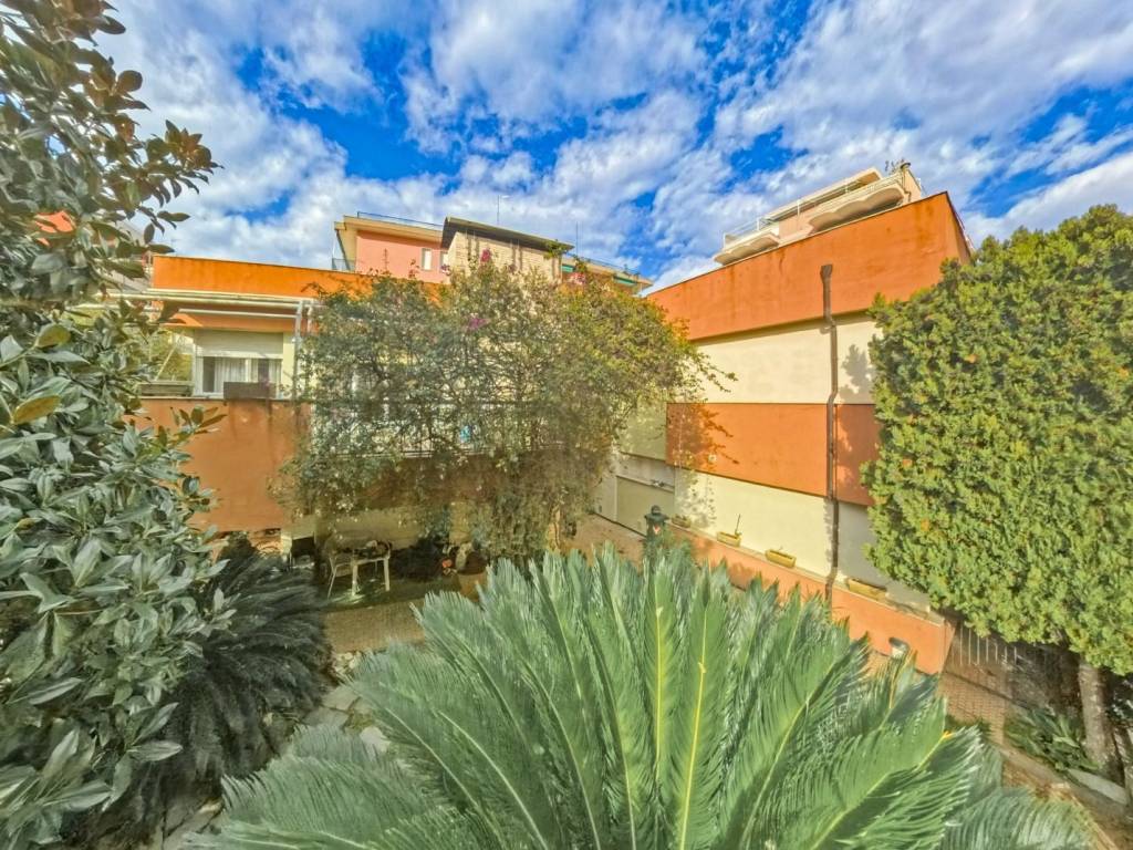 Villa a Borghetto santo spirito in via Dante, 1 - Foto 3