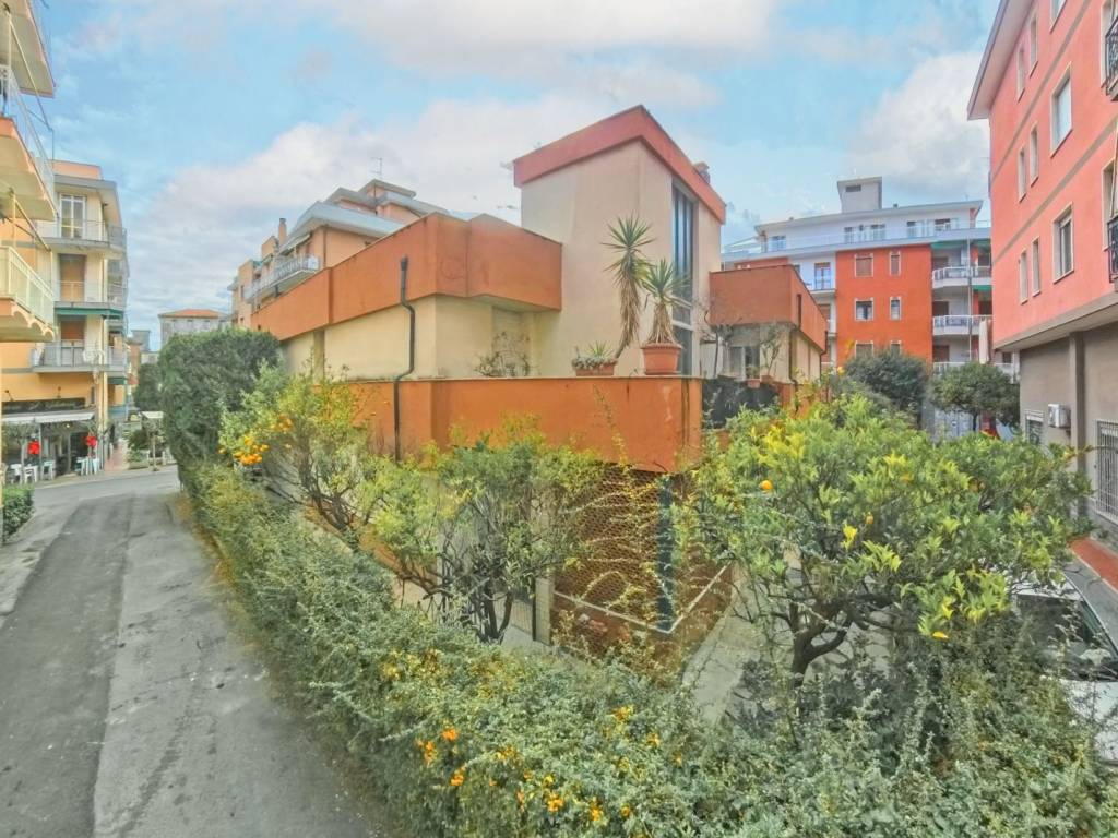 Villa a Borghetto santo spirito in via Dante, 1 - Foto 4