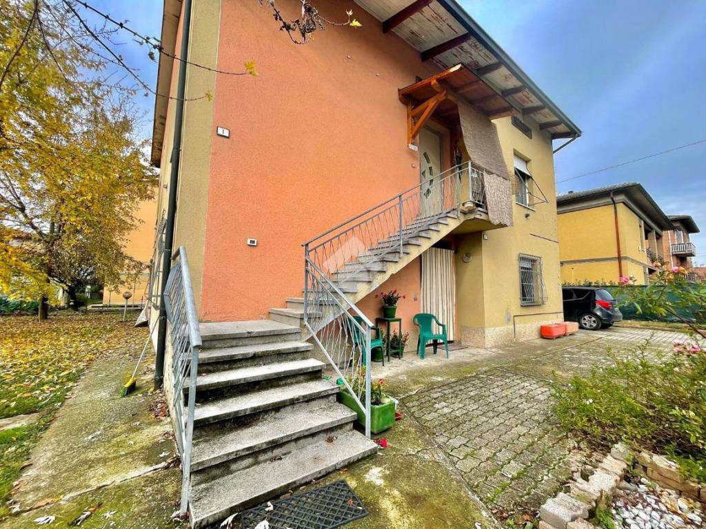 Casa indipendente a Castelnovo di sotto in Via Fratelli Manfredi, 1 - Foto 3