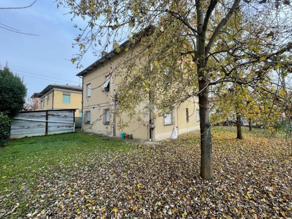 Casa indipendente a Castelnovo di sotto in Via Fratelli Manfredi, 1 - Foto 4