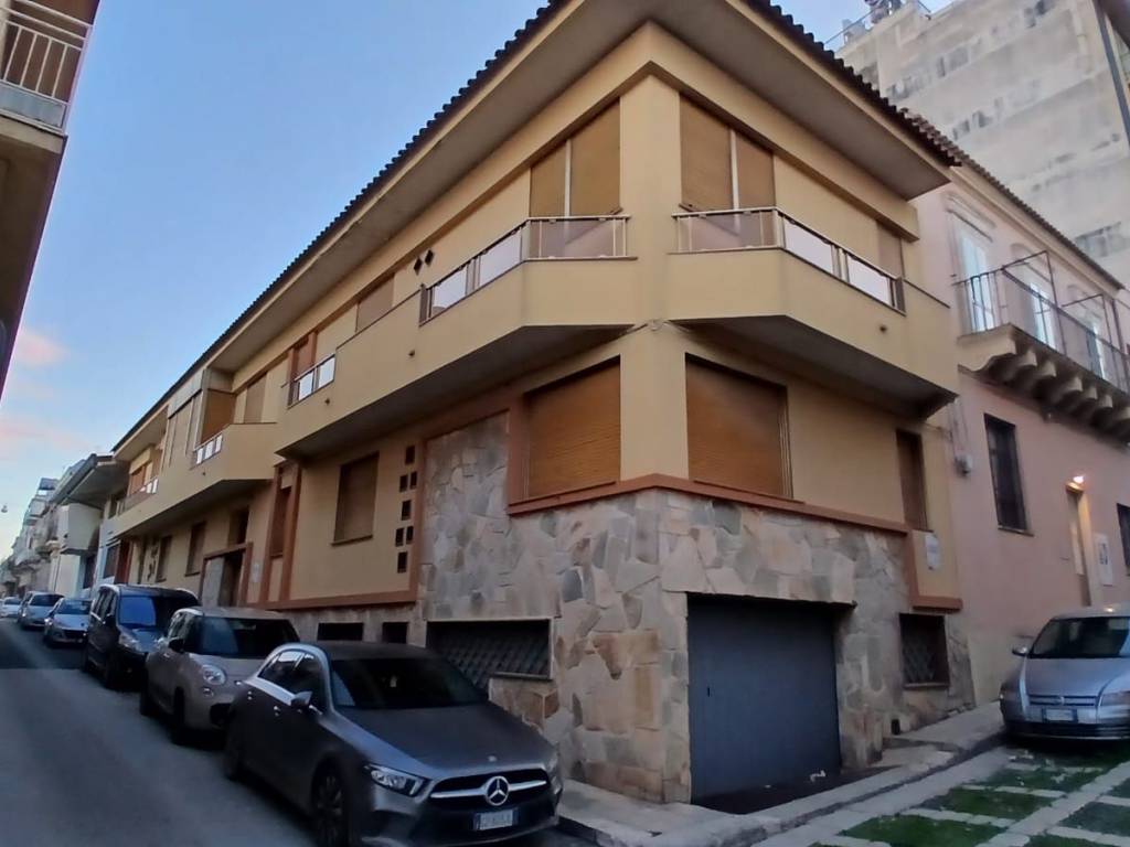 Appartamento a Pachino in Via Ciro Menotti, 4 - Foto 2