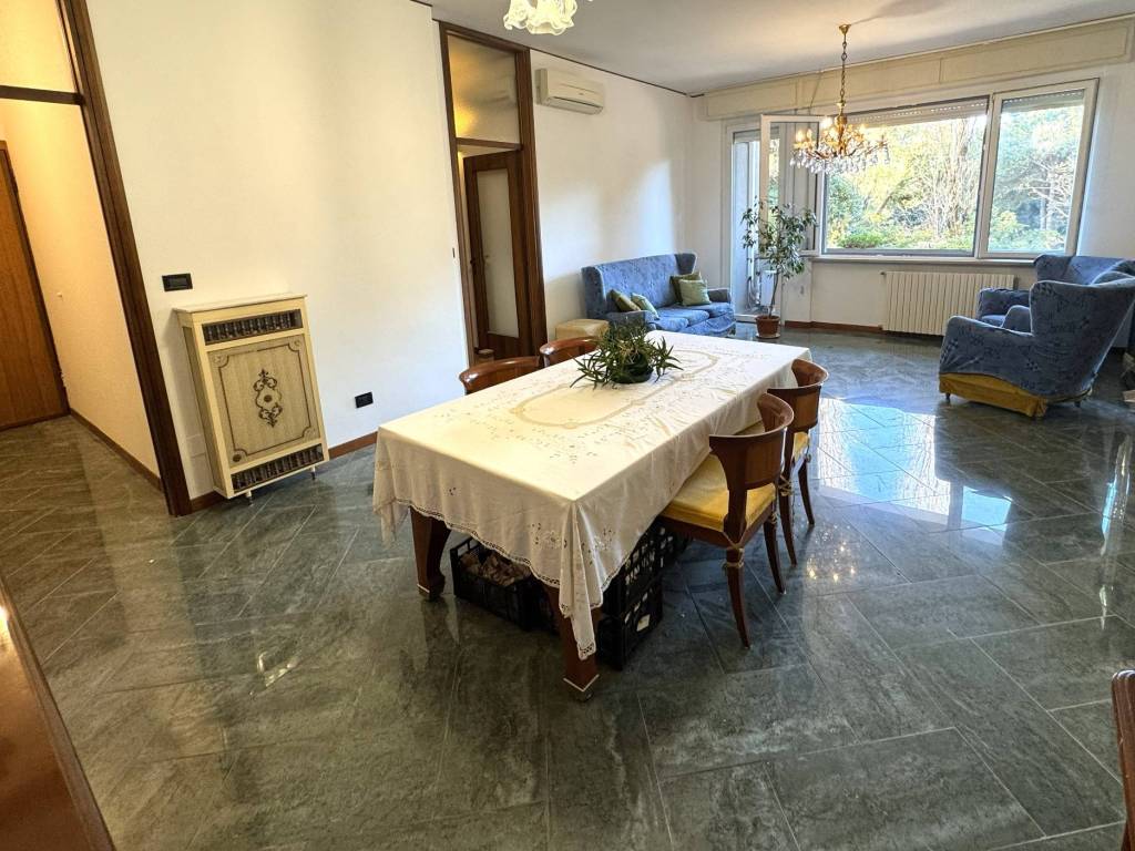 Appartamento a Rimini in Viale Alberto Simonini, 21 - Foto 2