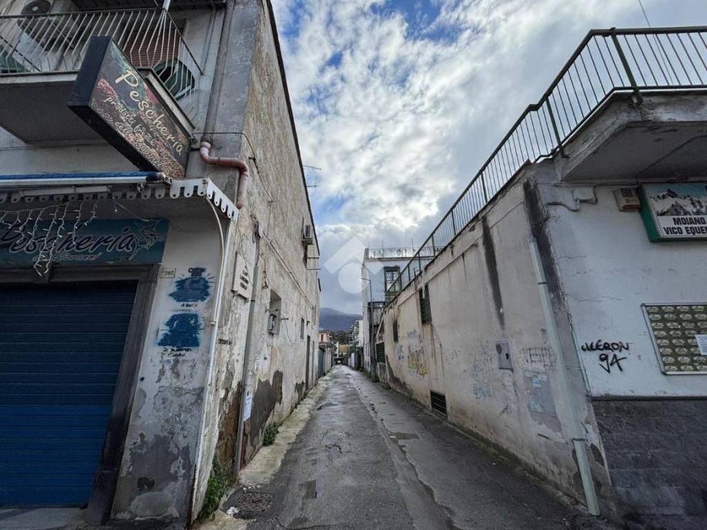 Box / garage a Castellammare di stabia in Via Caio Longinio Prisco, 16 - Foto 3